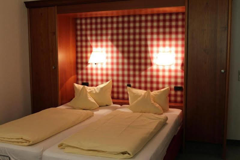 Landidyll Hotel Zum Kreuz Glottertal Exterior photo